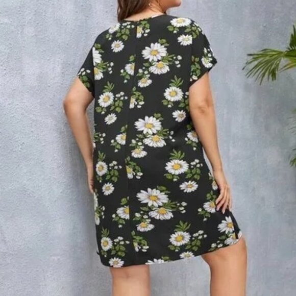 ✨️2/$20 Floral Dress - Picture 2 of 4